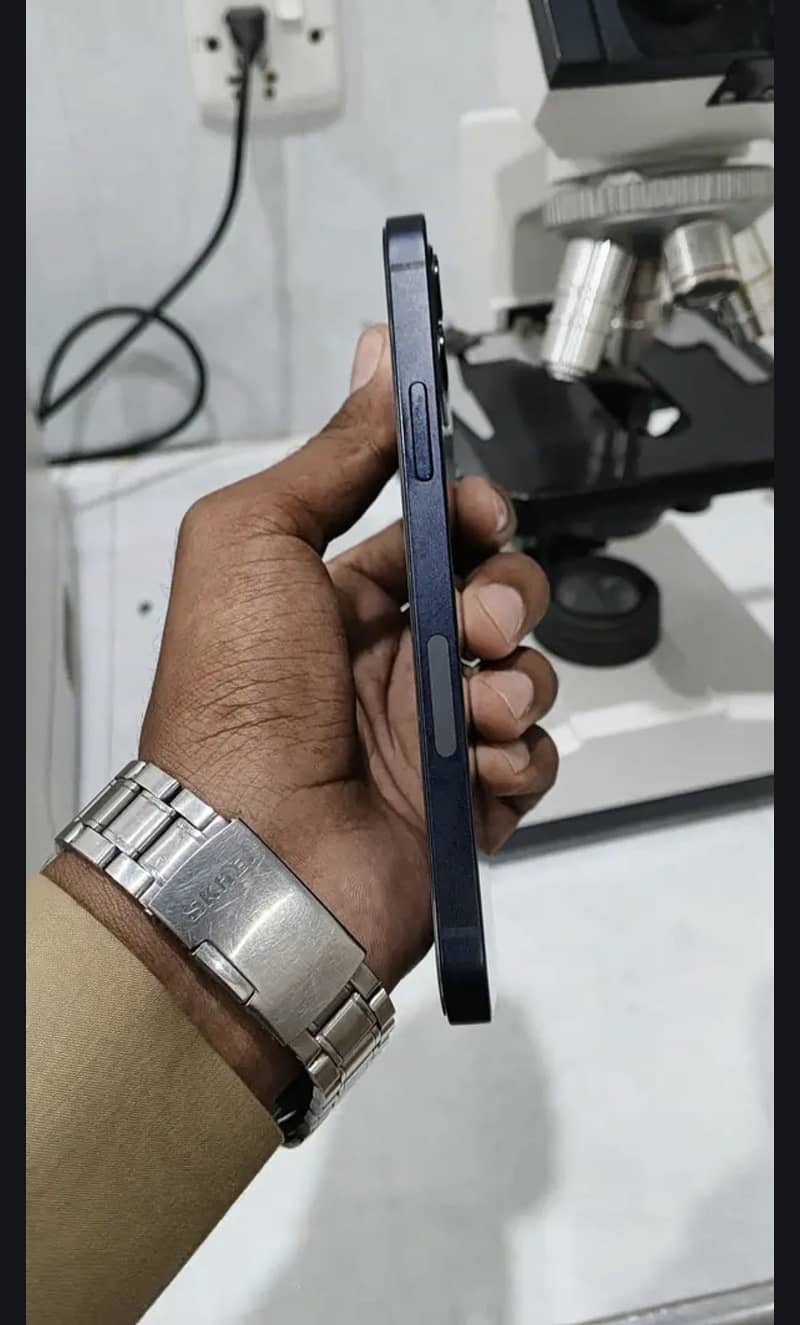 Apple iPhone 12 2