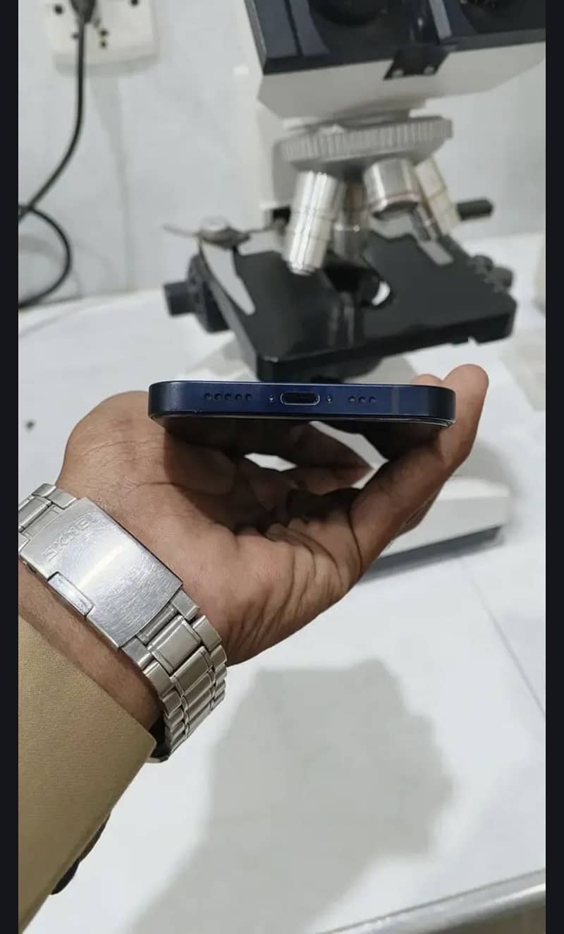 Apple iPhone 12 5