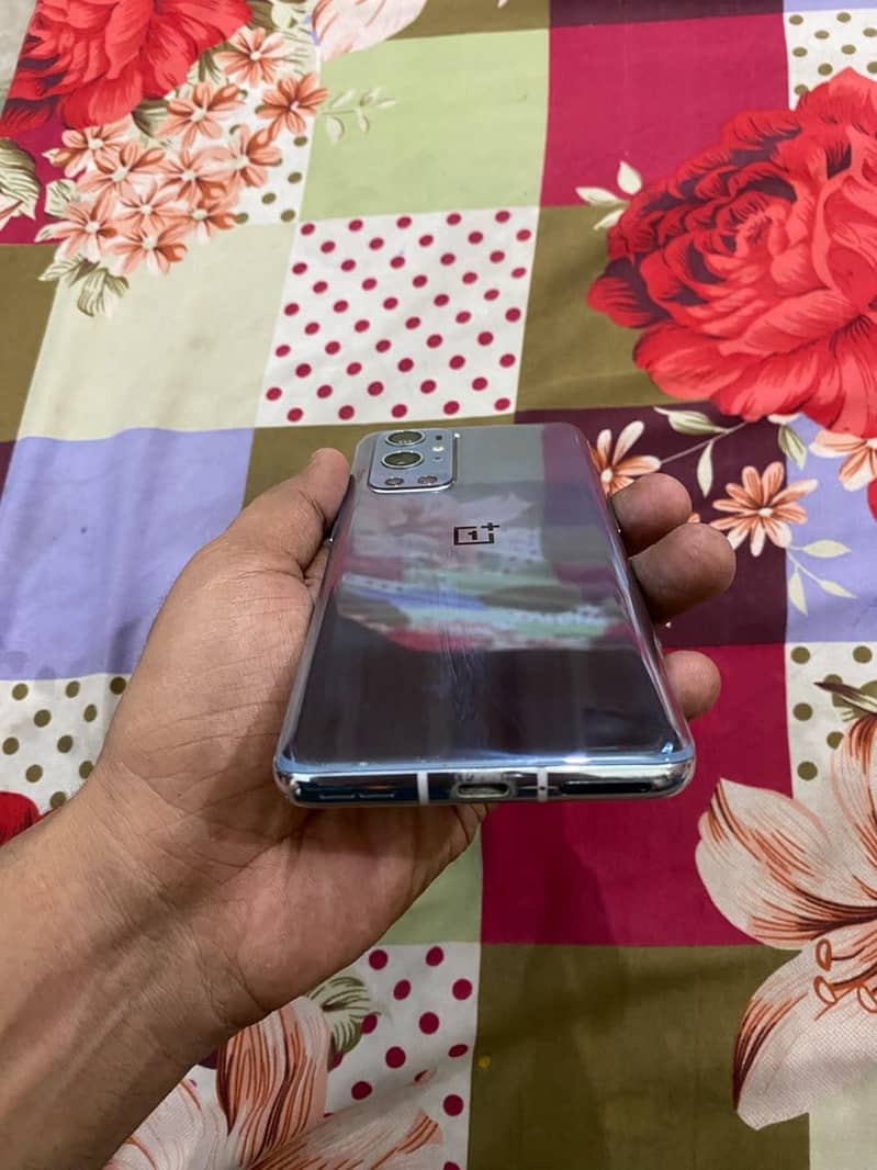 One Plus 9 Pro 6