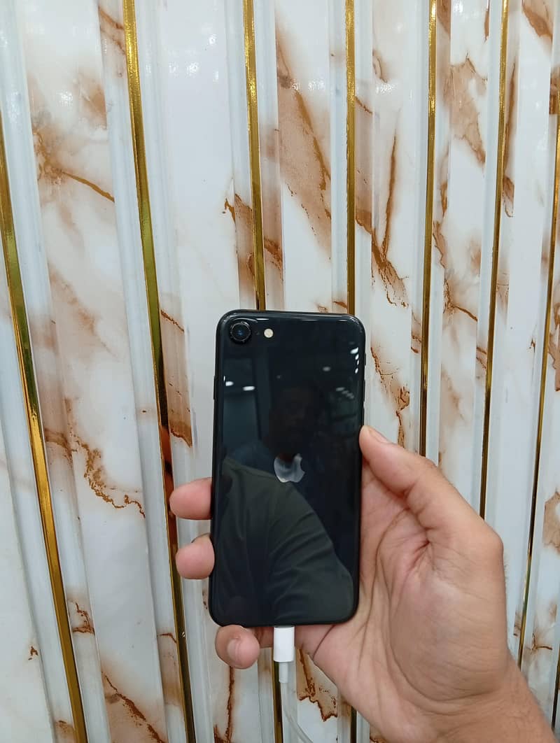 Apple iPhone SE 0
