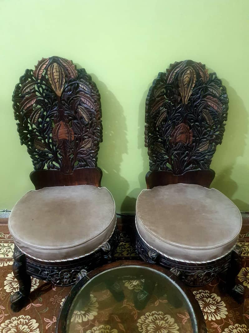 CHINIOTI CHAIRS WITH TABLE 1