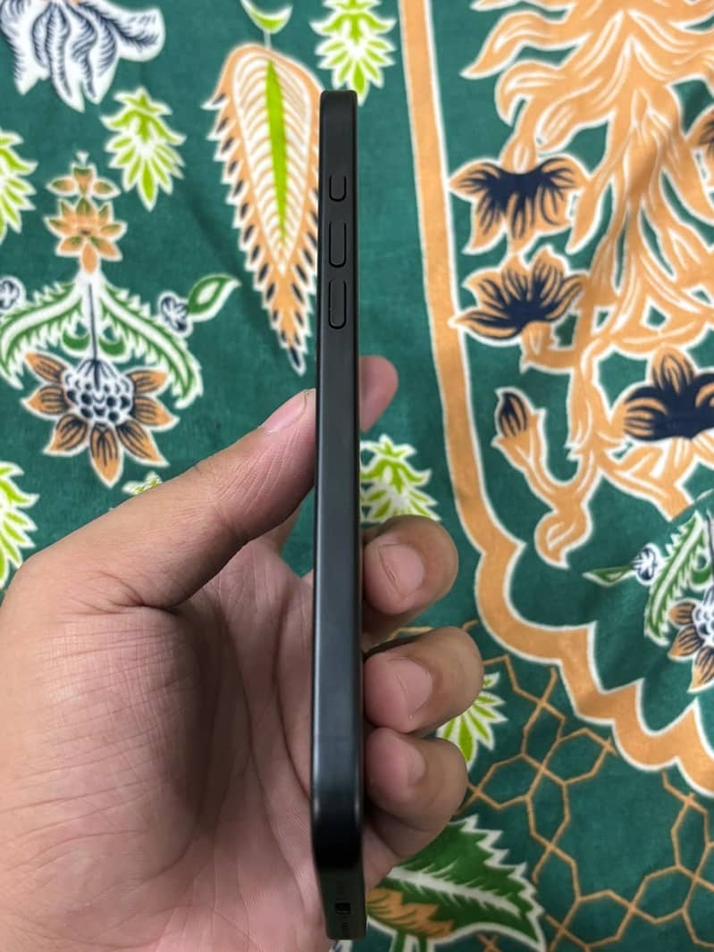 Apple iPhone 16 Plus 2