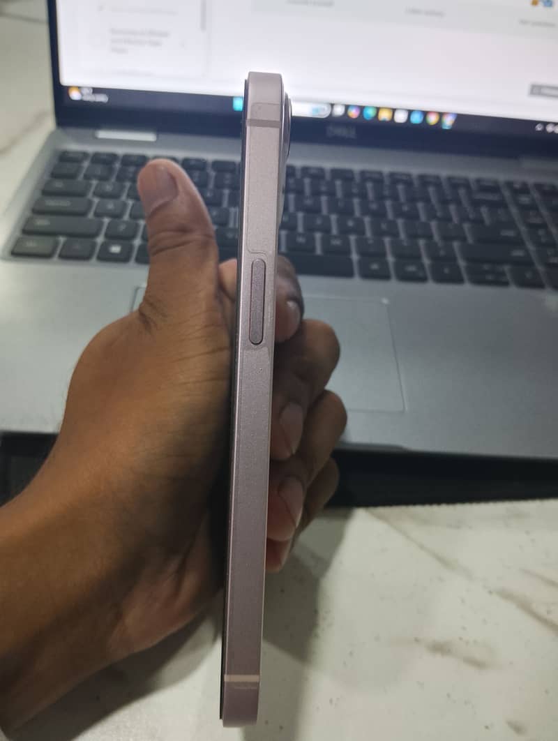 Apple iPhone 13 4