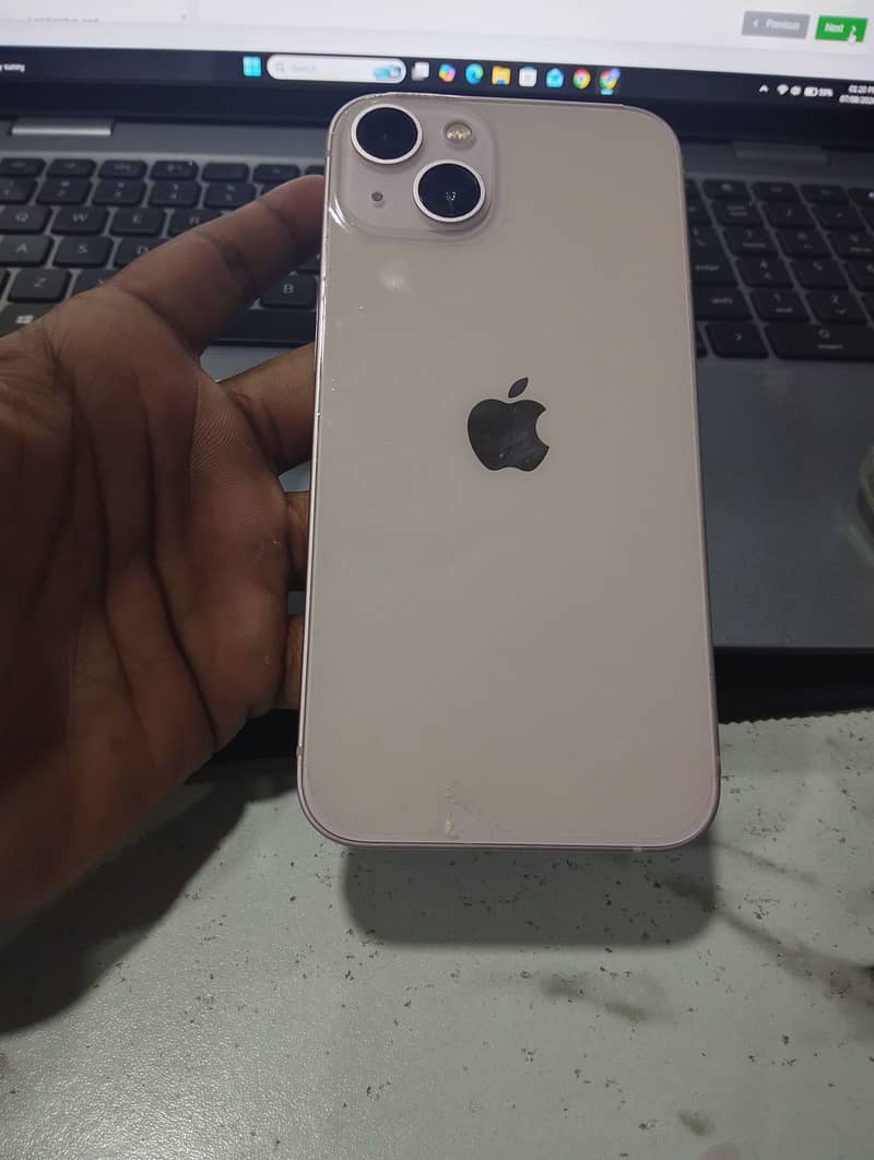 Apple iPhone 13 5