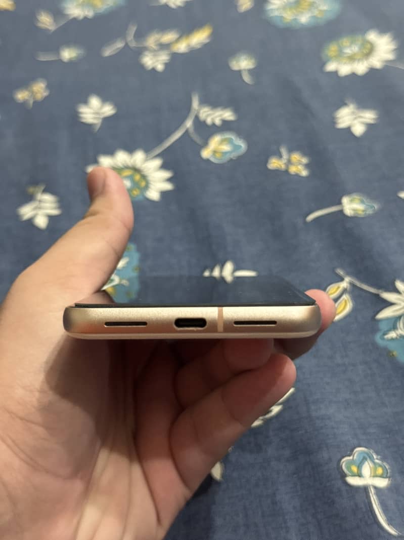 Google Pixel 8 3