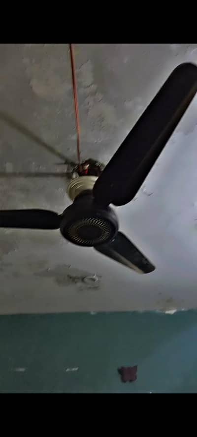  AC/DC Solar Ceiling Fan – New Condition 