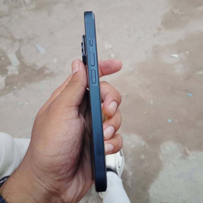 Apple iPhone 14 6