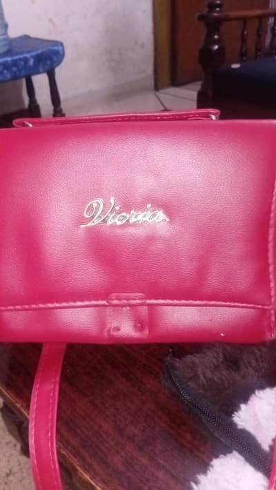 1 red purse 1 brown purse