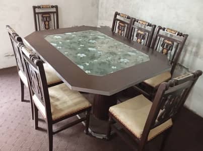 Dining table for sale with 7 chairs