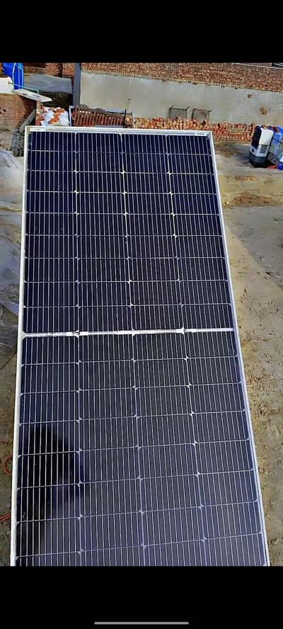 380W Solar Panel – Excellent Condition 