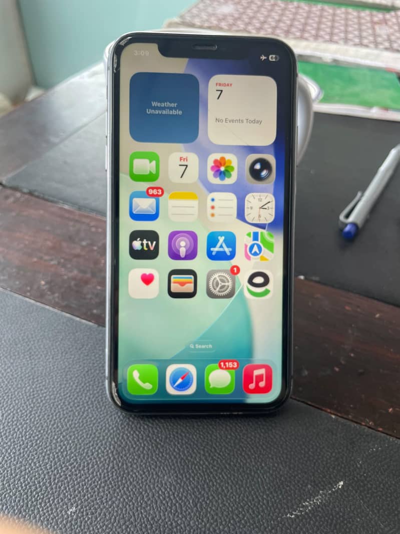 Apple iPhone 11 0
