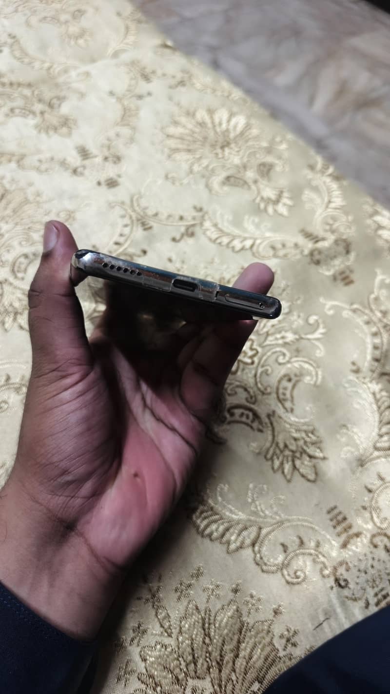 Tecno CAMON 40 Pro 1