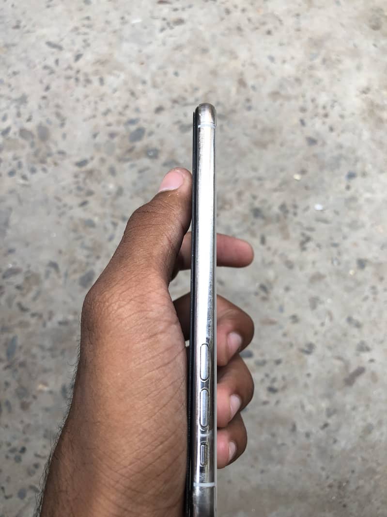 Apple iPhone X 0