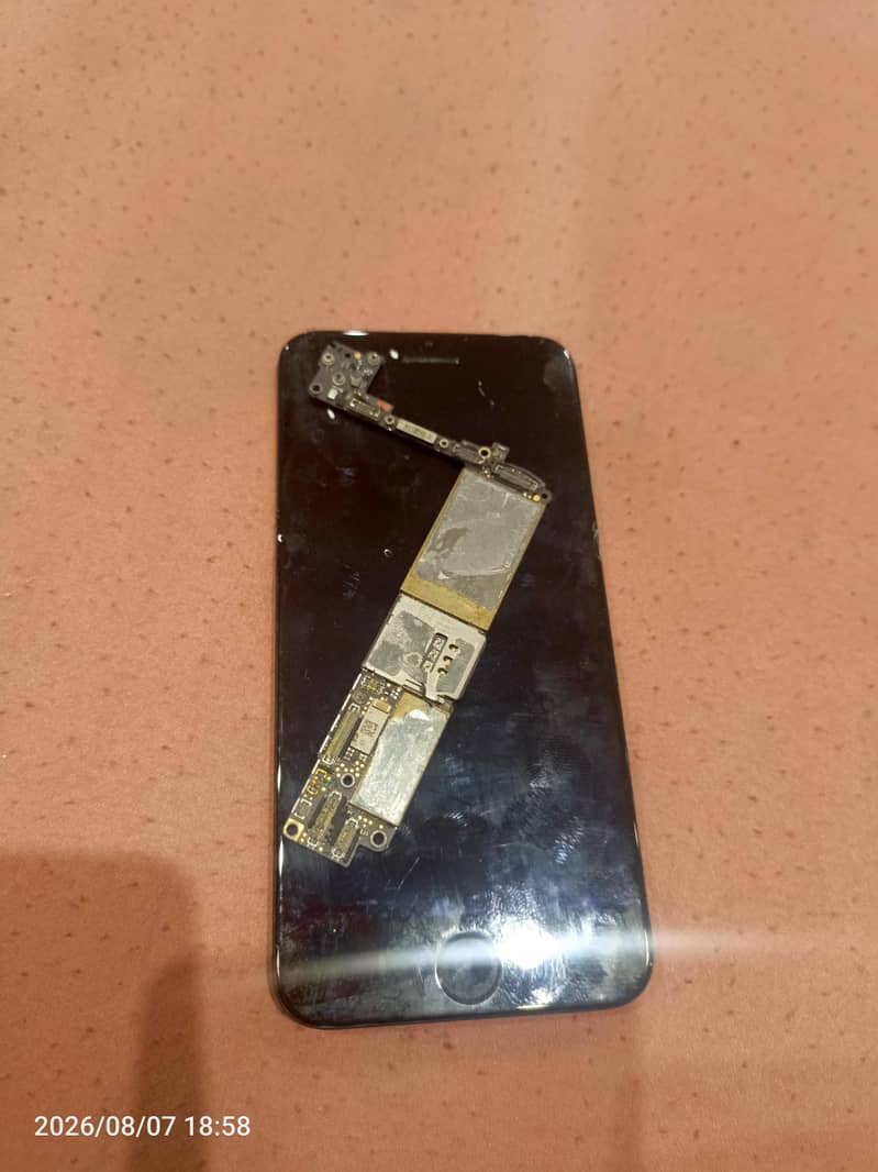 Apple iPhone 8 0