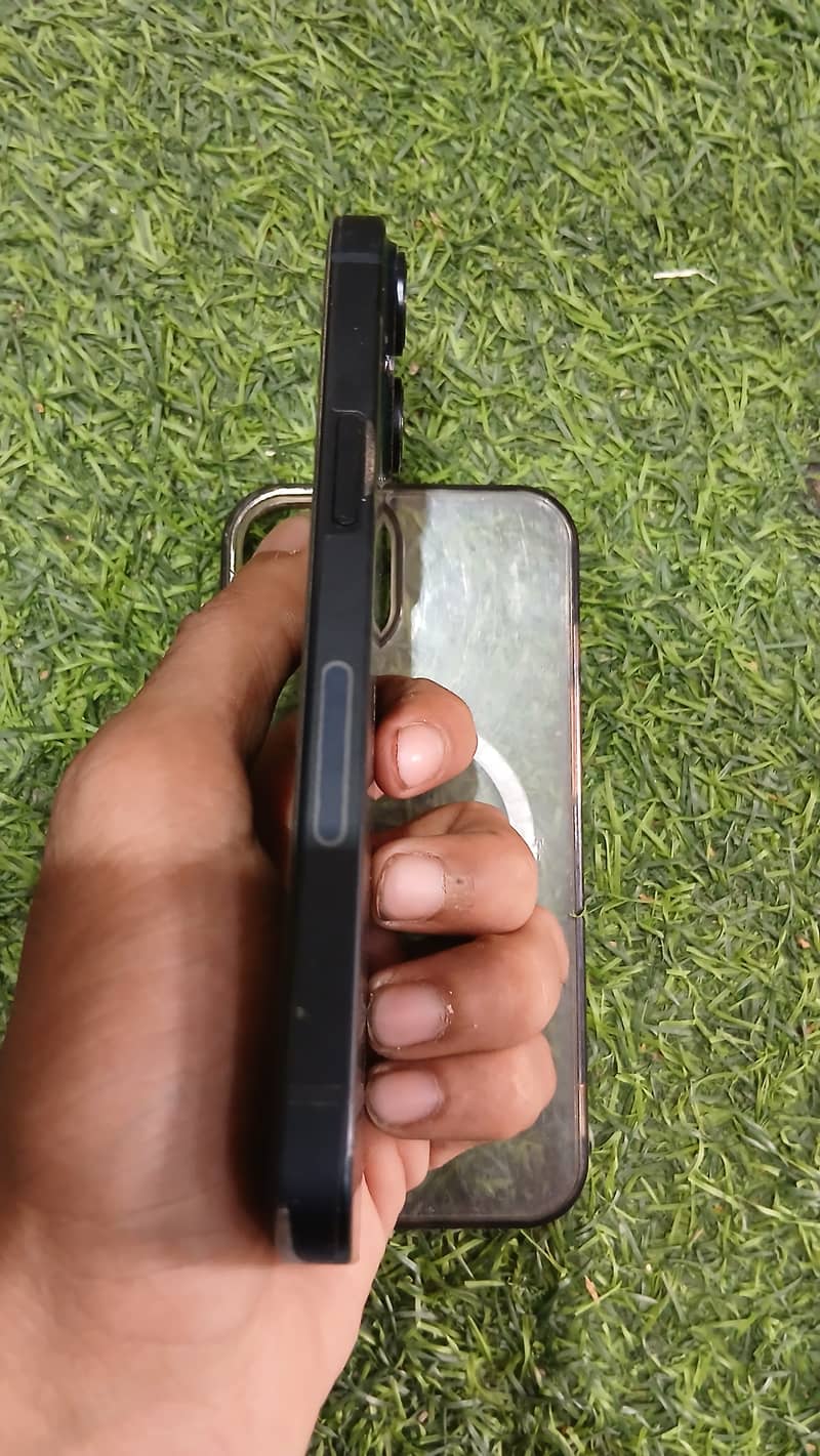 iPhone 14 2