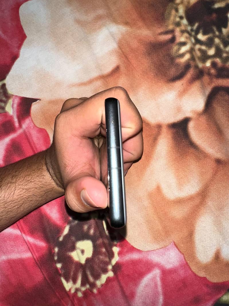 Google Pixel 7a 5