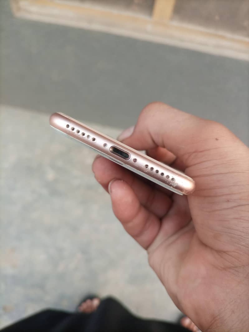 Apple iPhone 8 2