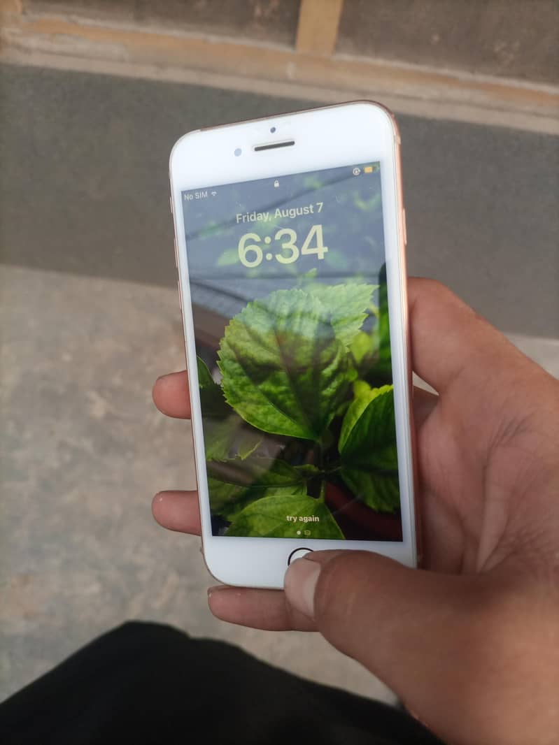 Apple iPhone 8 3