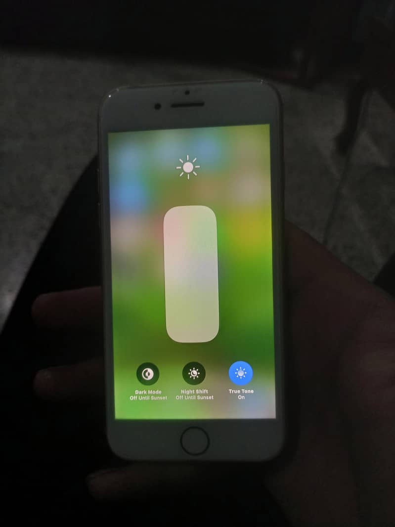 Apple iPhone 8 6