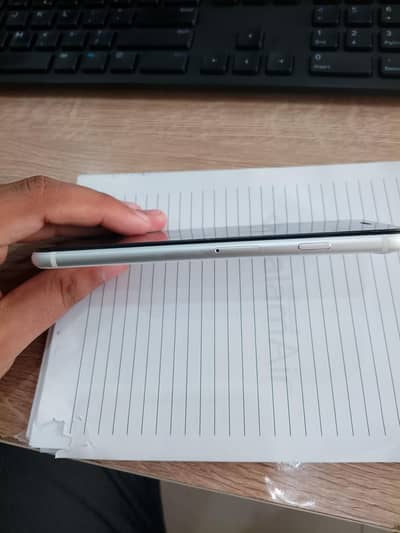 Apple iPhone SE 2020