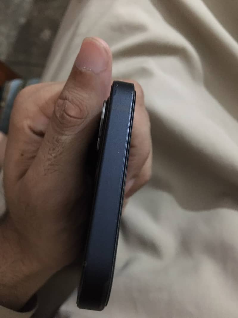 Apple iPhone 12 3