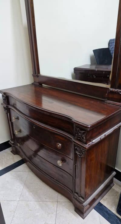 Dressing Table with mirror