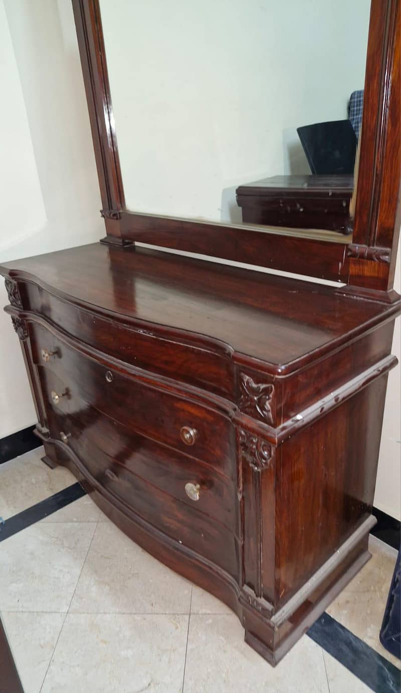 Dressing Table with mirror 2