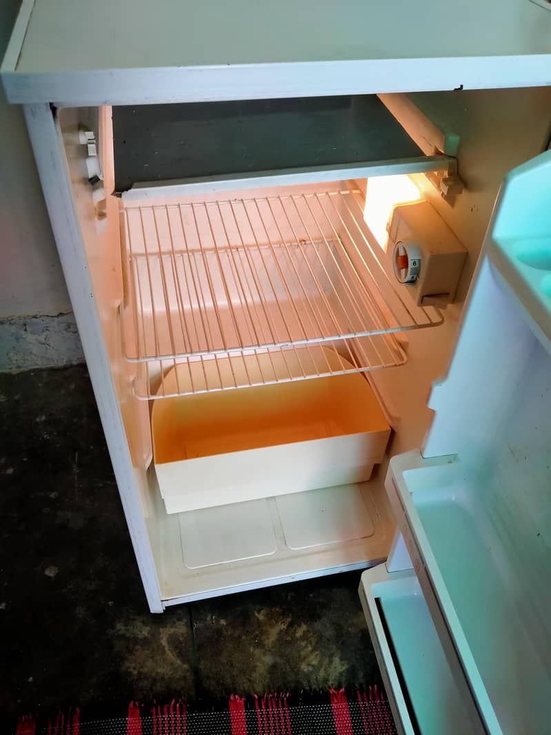 mini Fridge excellent condition 1