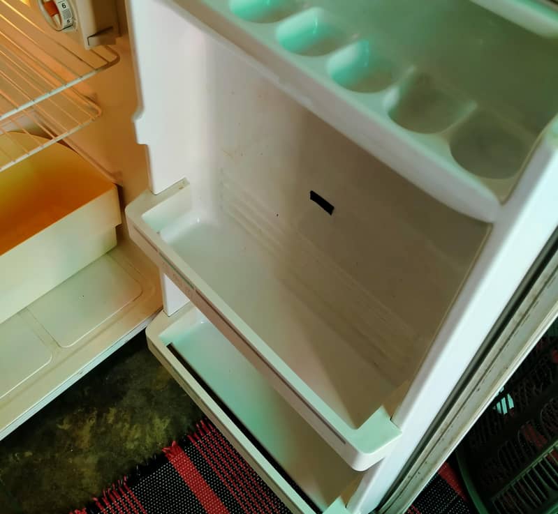 mini Fridge excellent condition 2