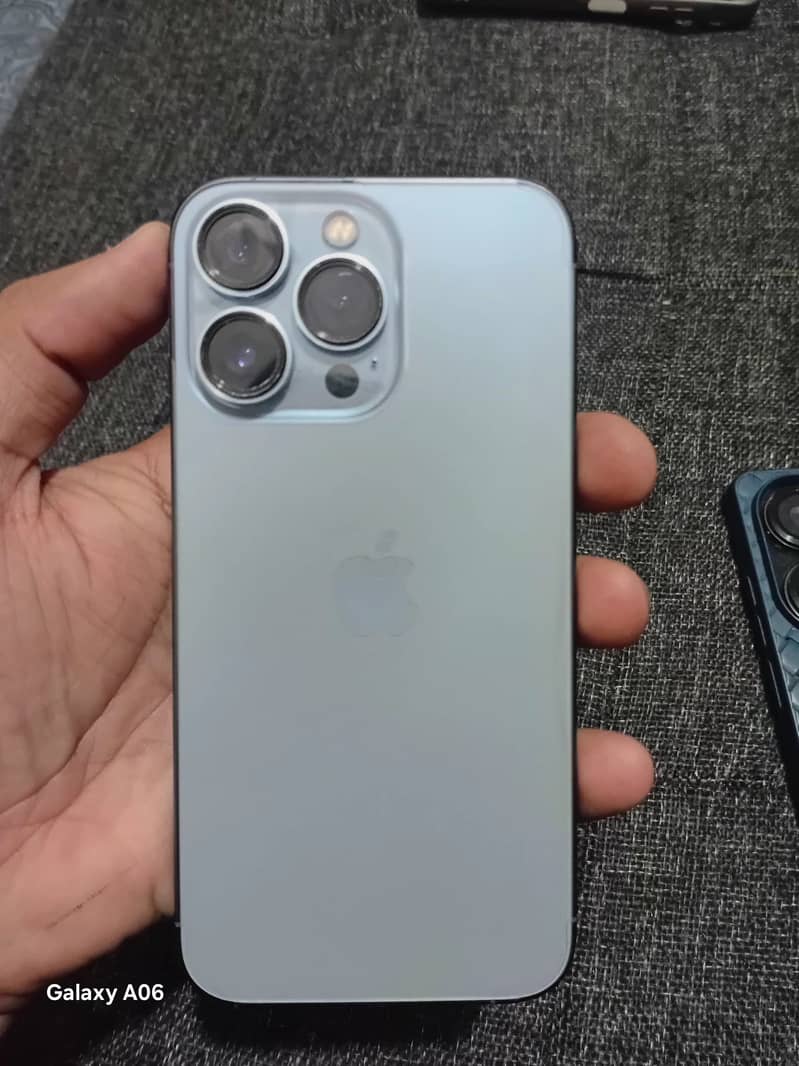Apple iPhone 13 Pro 1