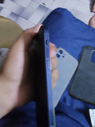 Apple iPhone 12