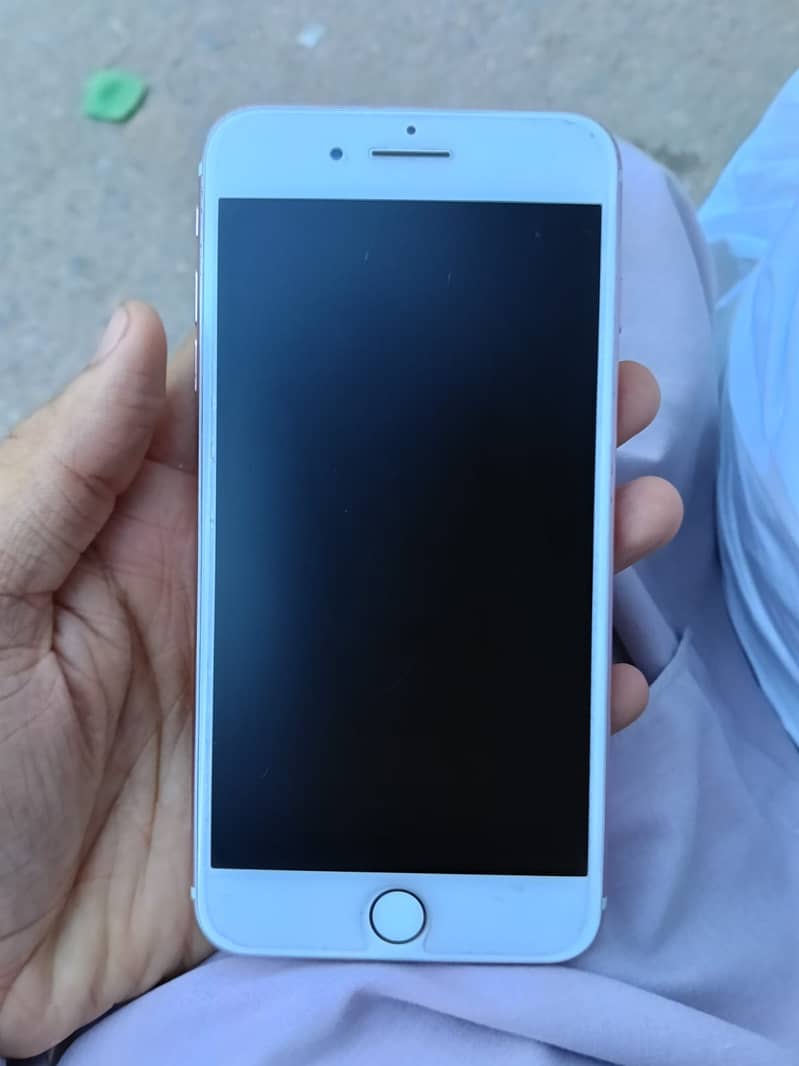 Apple iPhone 7 Plus 1