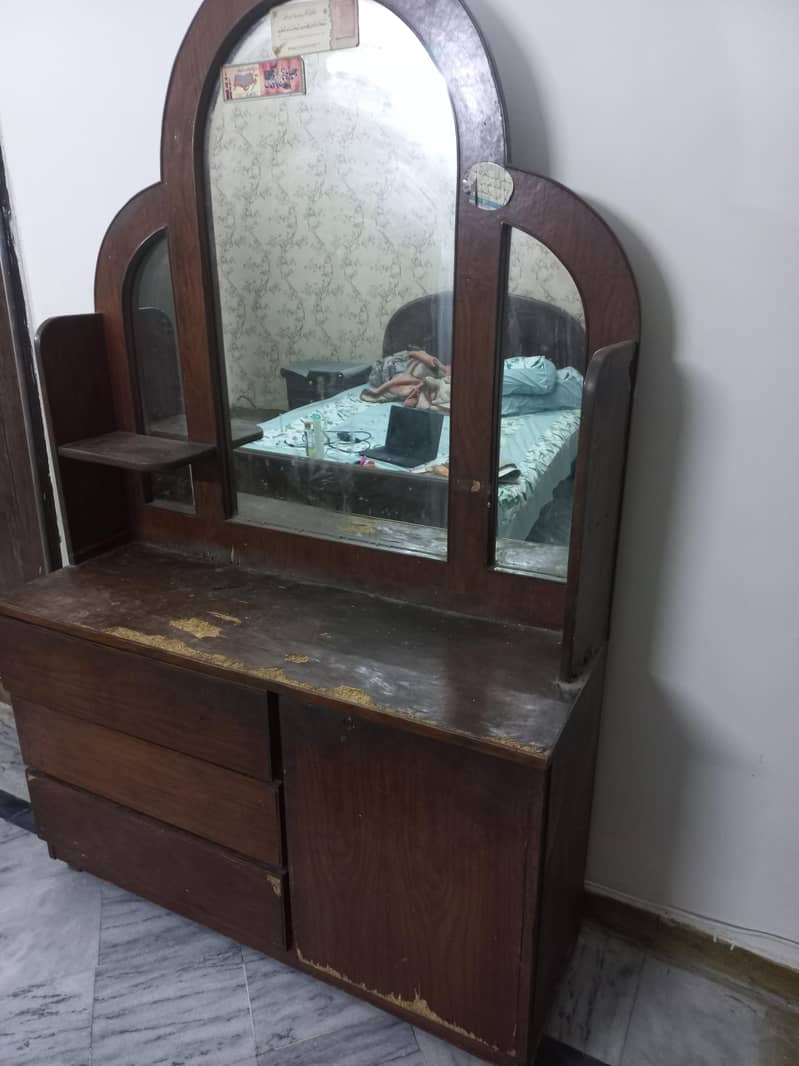 Dressing table 1