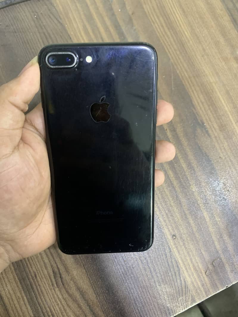Apple iPhone 7 Plus 1