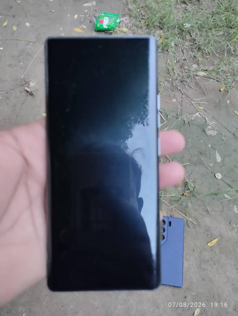 Tecno CAMON 40 Pro 8