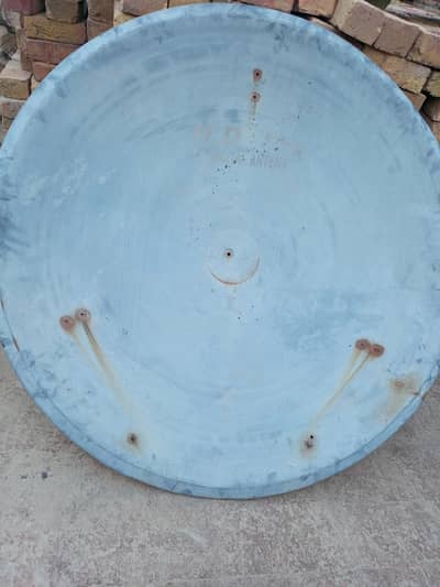 Satellite TV dish antena with complete setup and all accessories