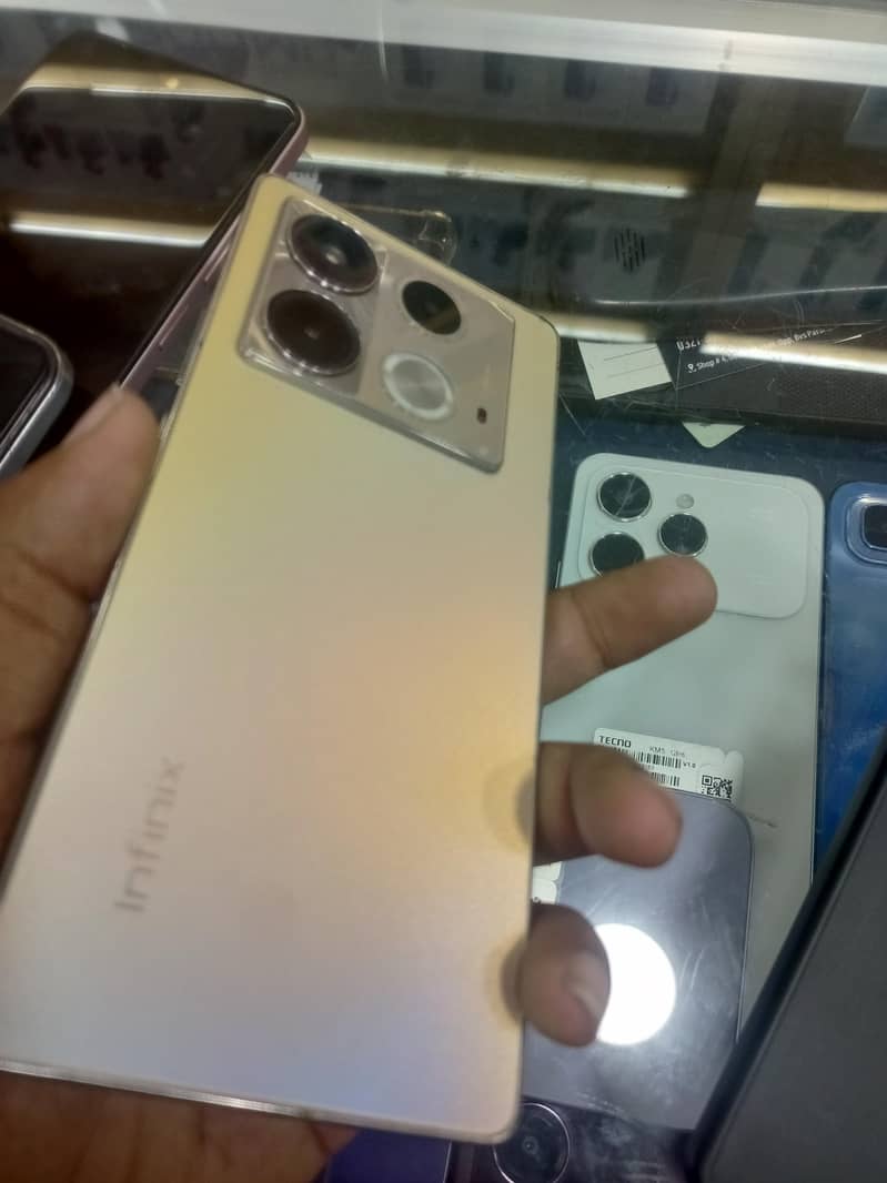 Infinix Note 40 4