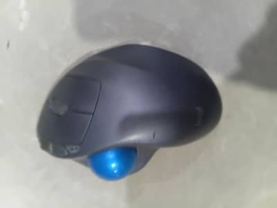 logitech M570 wireless trackball professio al gami g mouse