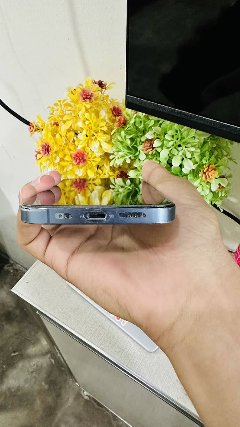 Apple iPhone 13 Pro 4