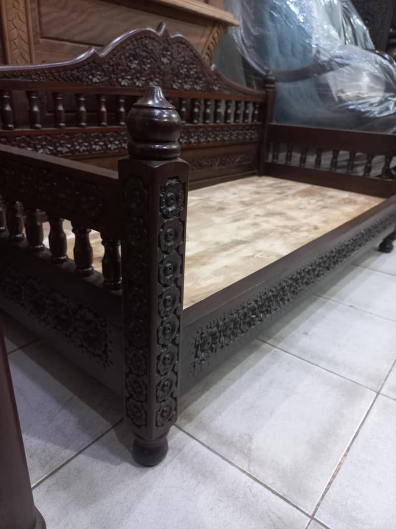 Solid Sheesham Jhula 6