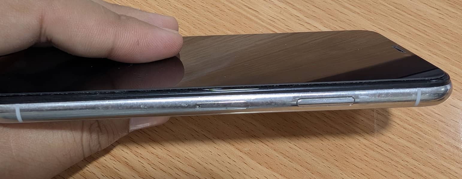 Apple iPhone X 3