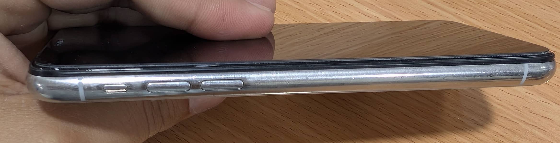 Apple iPhone X 4