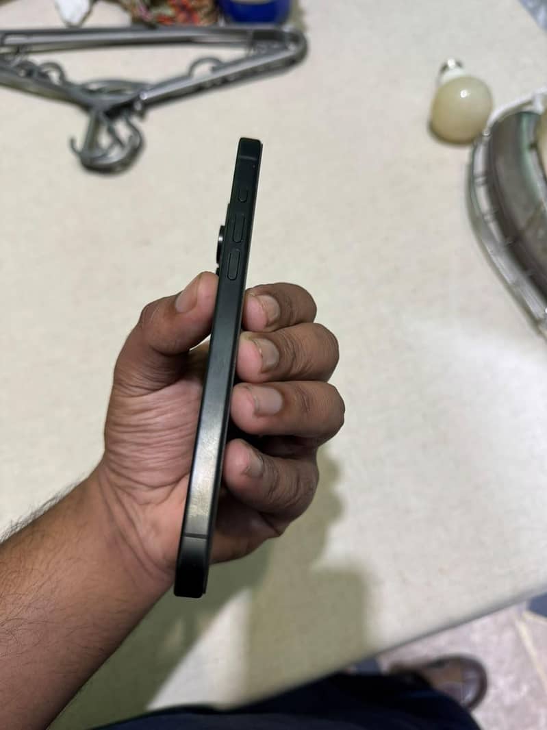Apple iPhone 15 Pro Max 2