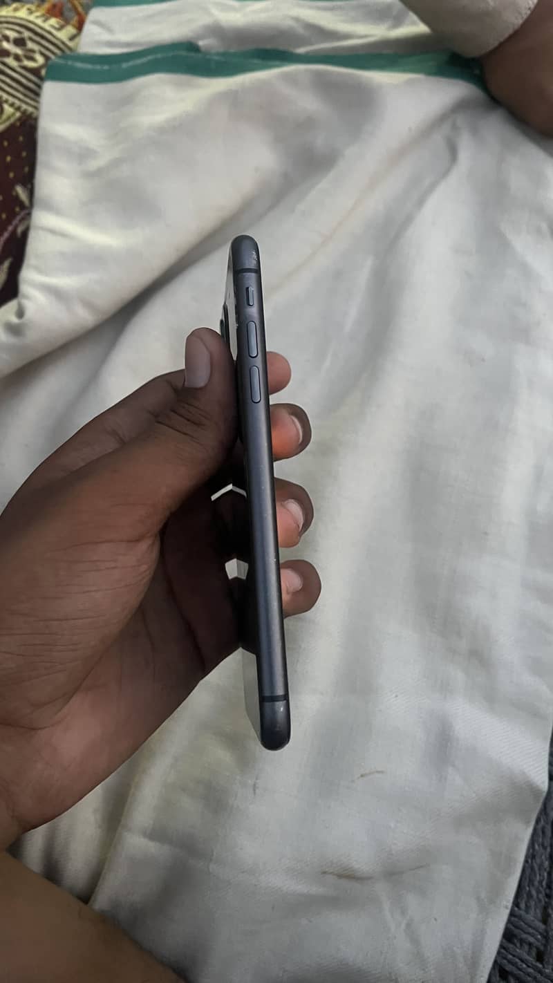 Apple iPhone 11 5