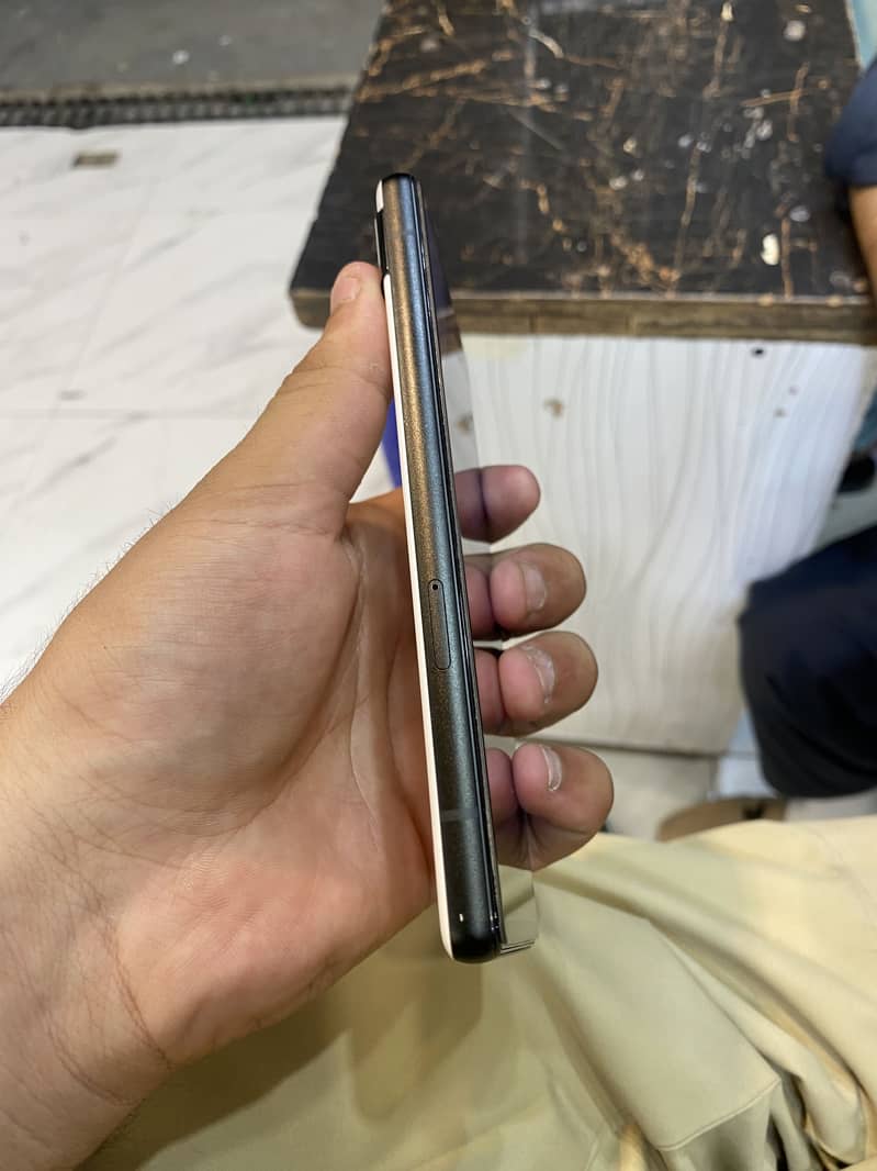 Google Pixel 6a 5