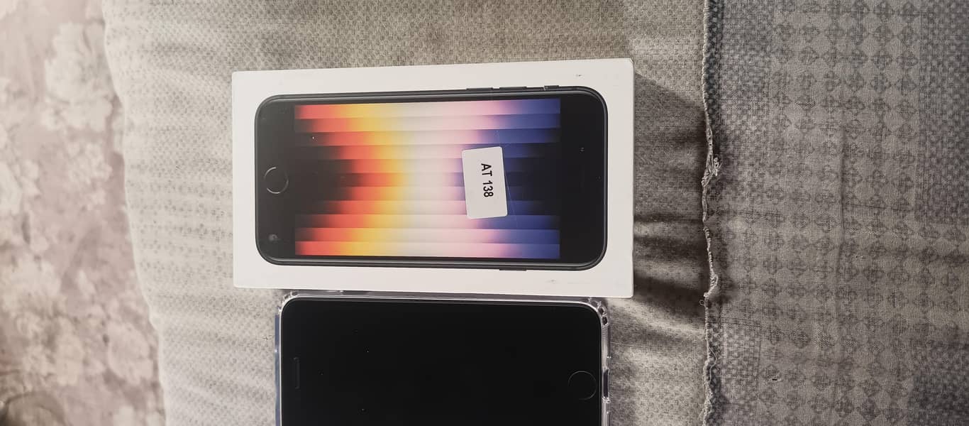 Apple iPhone SE 3rd generation 1