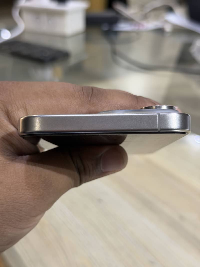 Apple iPhone 15 Pro Max 3
