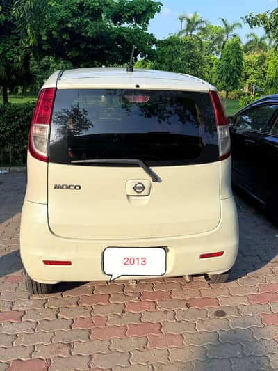 Nissan Moco 2010