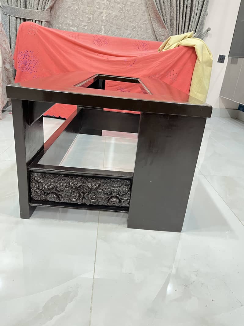 Center Table 0
