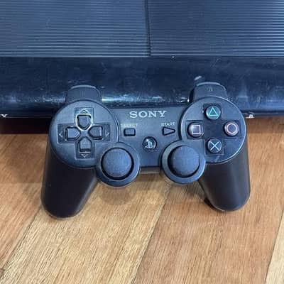 PlayStation 3 (PS3) Slim – Iconic Games Bundle – Excellent Condition